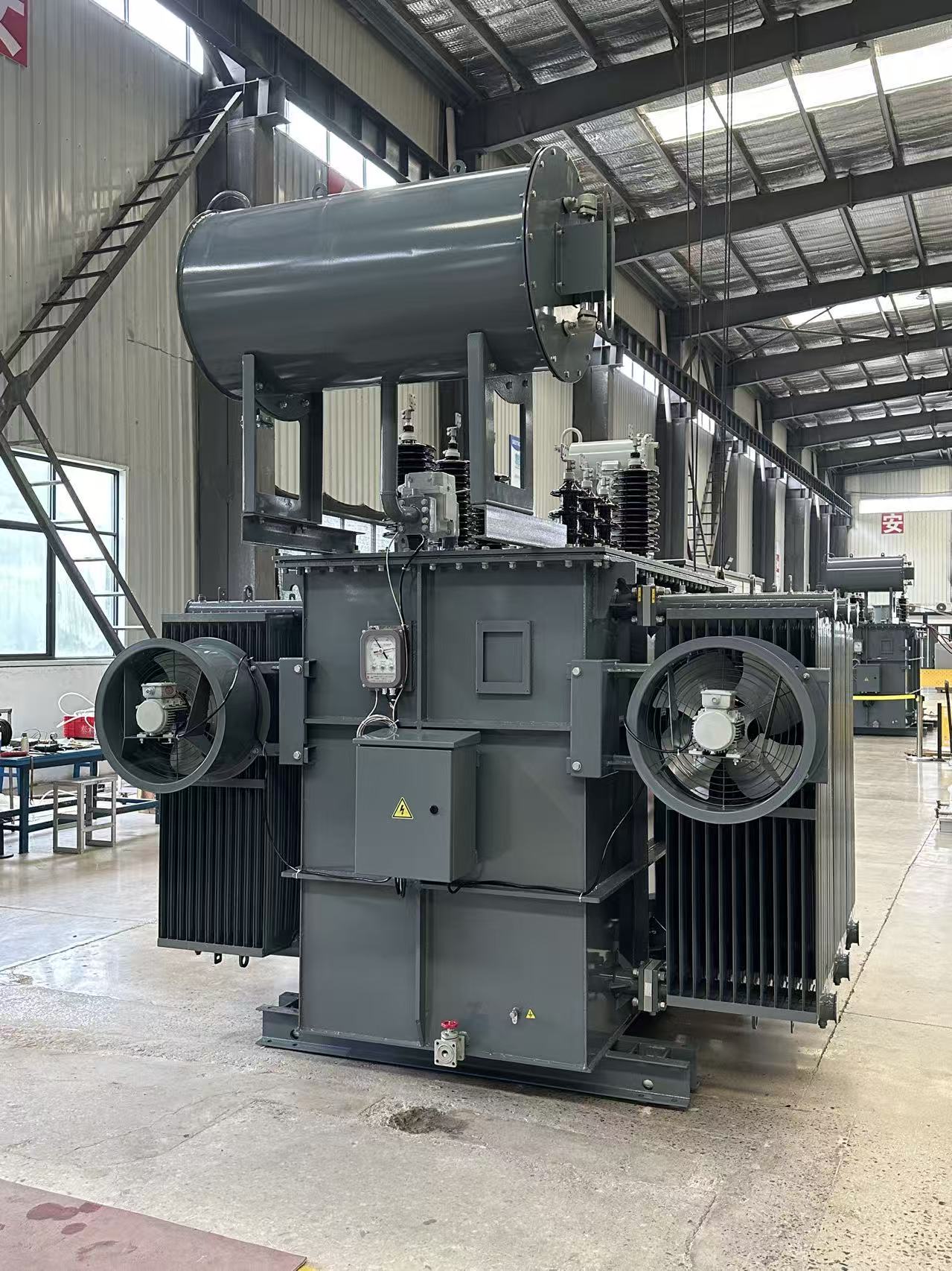 El transformador sumergido en aceite trifásico SYHF de 6300 kVA obtiene gran reconocimiento en Azerbaiyán y aparece en la televisión local